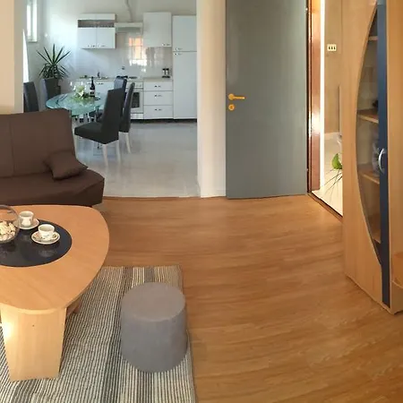 Apartment T&j *